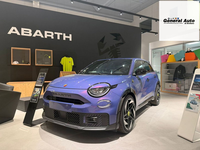 Abarth 600e nuova a Lucca