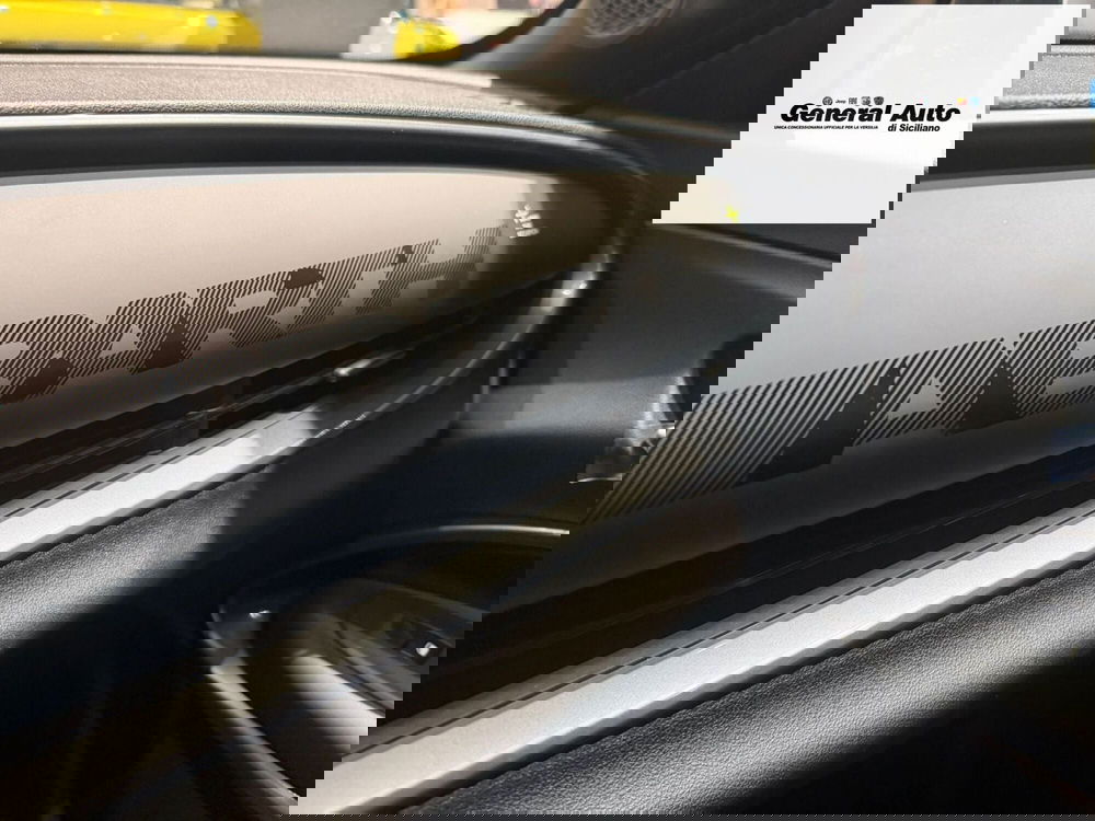 Abarth 600e nuova a Lucca (12)