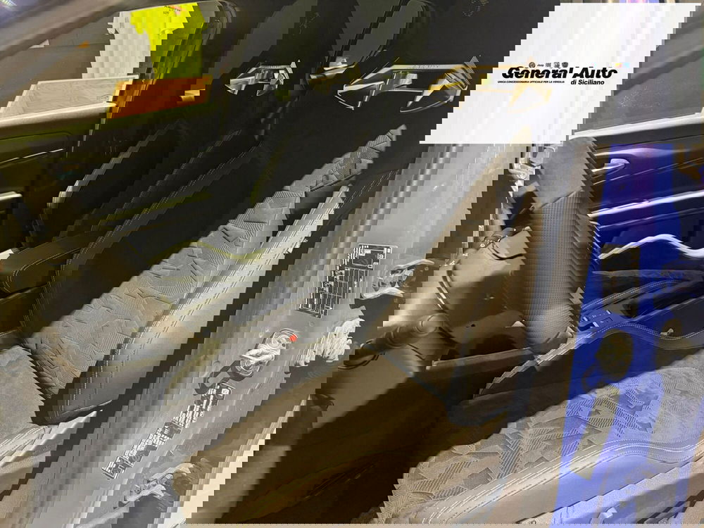 Abarth 600e nuova a Lucca (14)