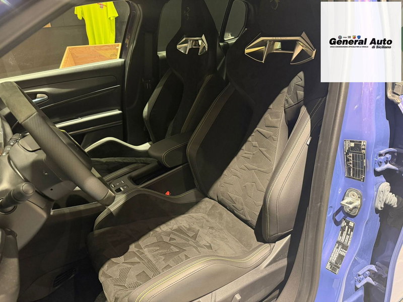 Abarth 600e nuova a Lucca (14)