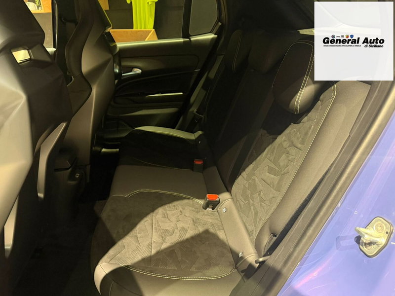 Abarth 600e nuova a Lucca (15)