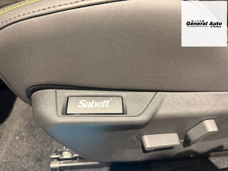 Abarth 600e nuova a Lucca (16)