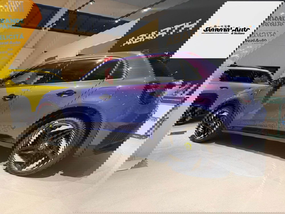 Abarth 600e nuova a Lucca (4)