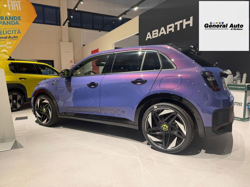 Abarth 600e nuova a Lucca (4)