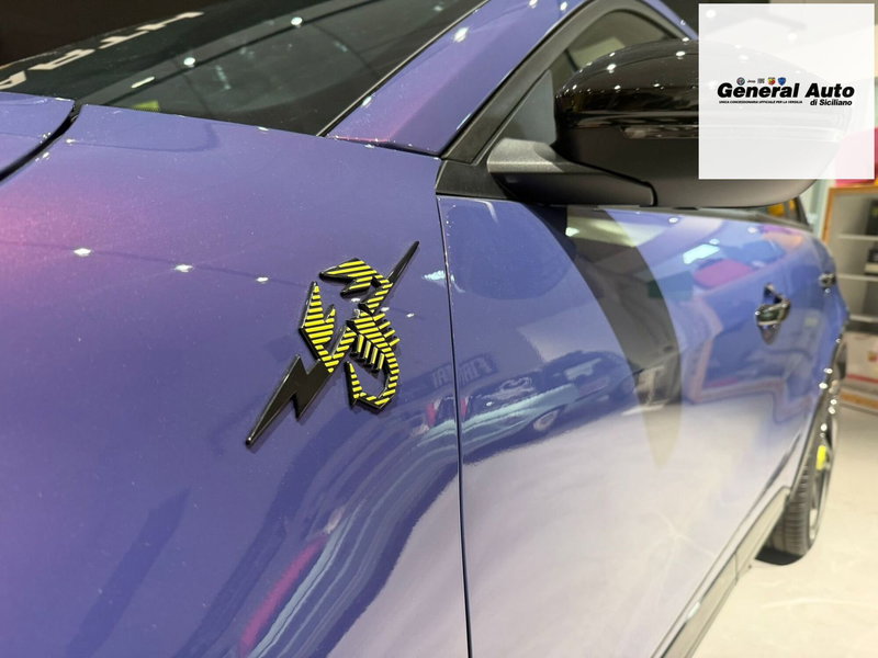 Abarth 600e nuova a Lucca (6)