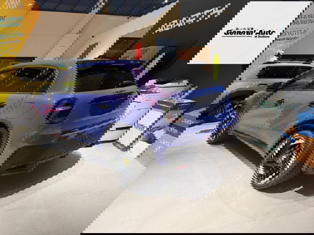 Abarth 600e nuova a Lucca (8)