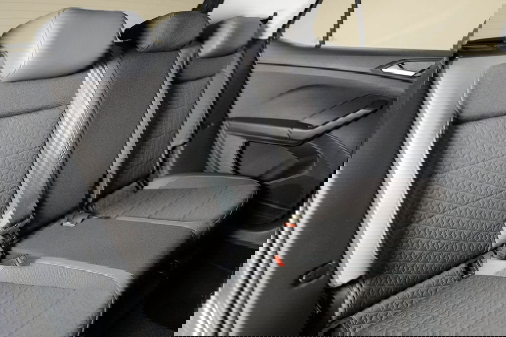 Volkswagen T-Cross usata a Varese (14)