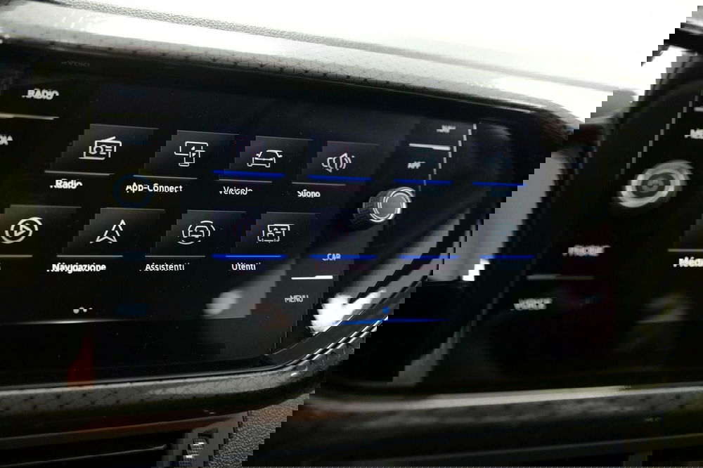 Volkswagen T-Cross usata a Varese (15)