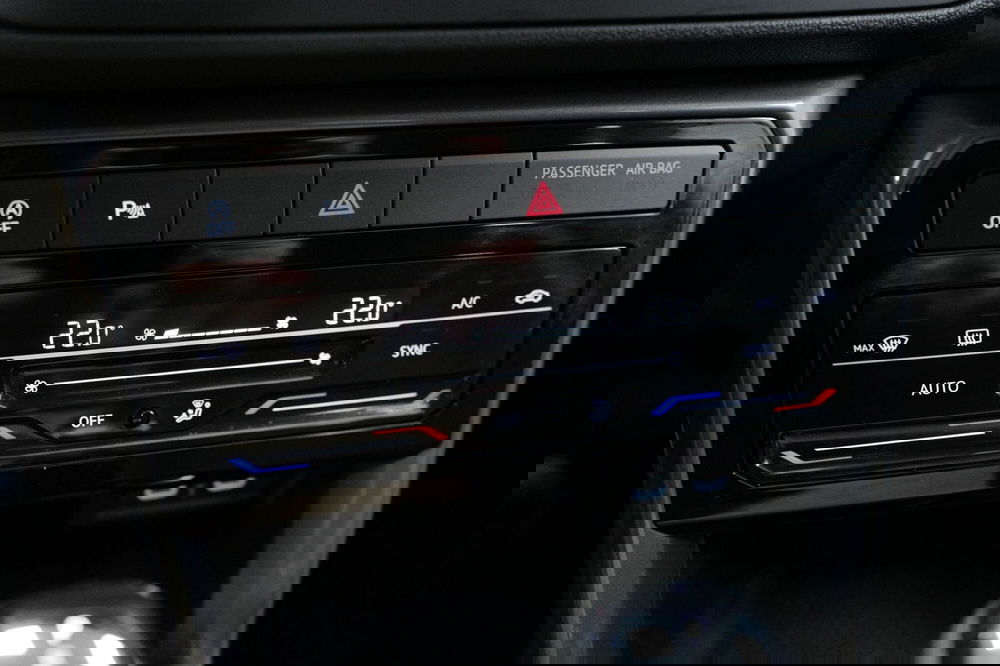 Volkswagen T-Cross usata a Varese (17)