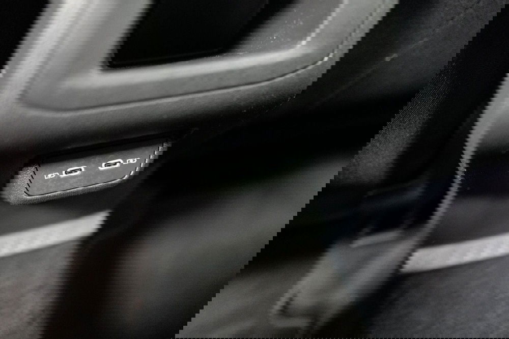 Volkswagen T-Cross usata a Varese (19)