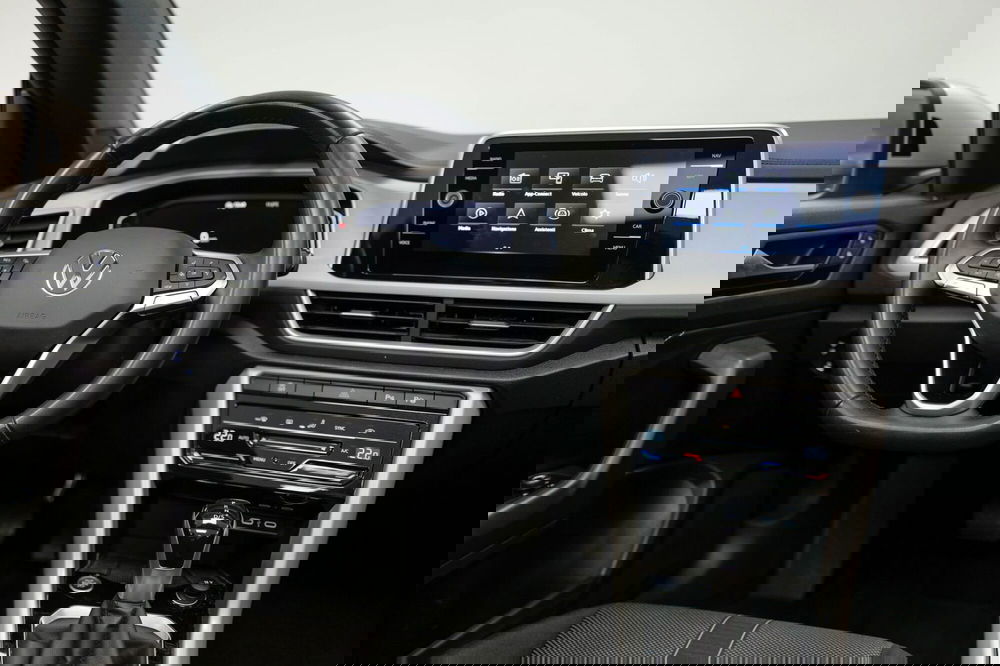 Volkswagen T-Roc Cabrio usata a Varese (17)