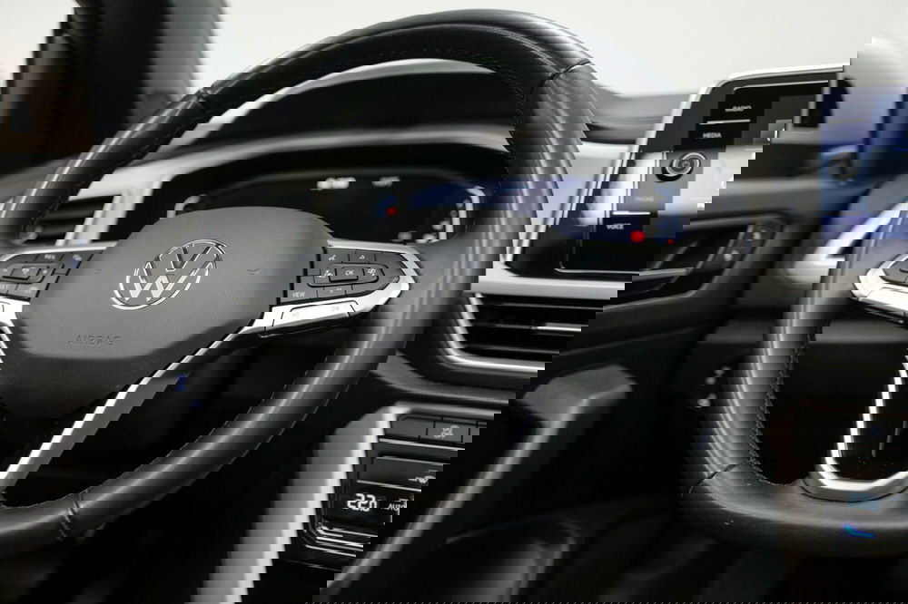 Volkswagen T-Roc Cabrio usata a Varese (18)