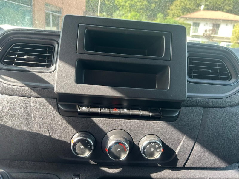 Renault Master Furgone usata a Salerno (20)