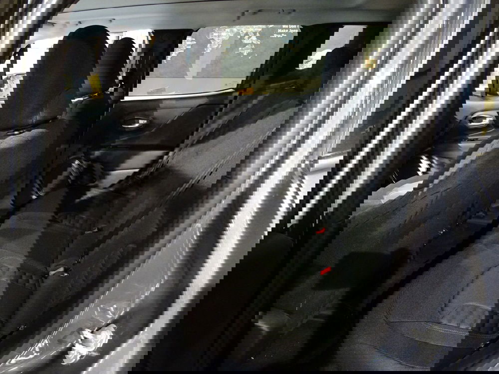 Jeep Renegade nuova a Lucca (14)