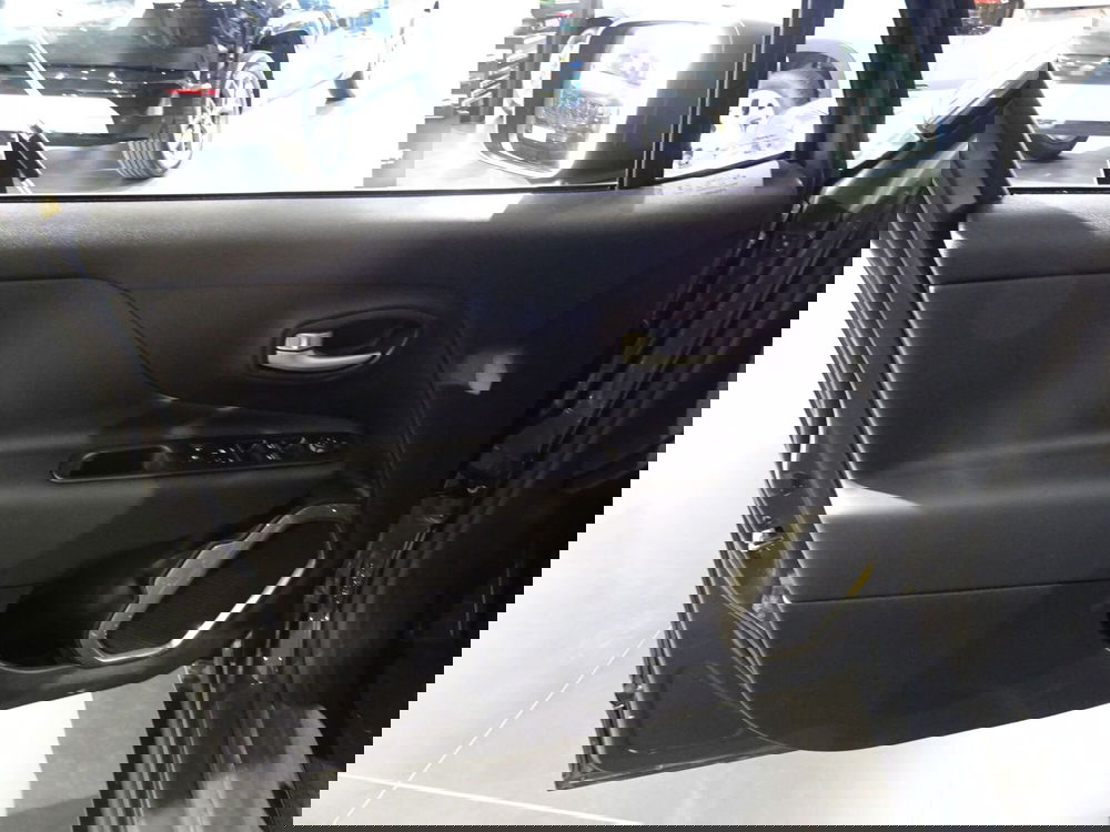 Jeep Renegade nuova a Lucca (8)