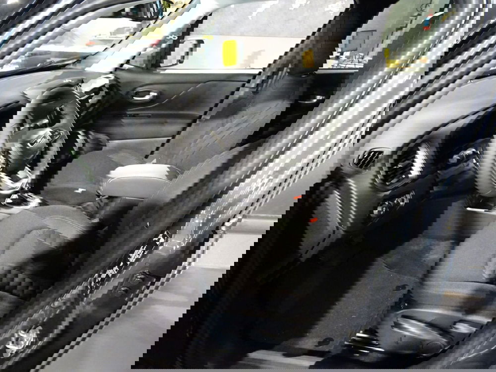 Jeep Renegade nuova a Lucca (9)