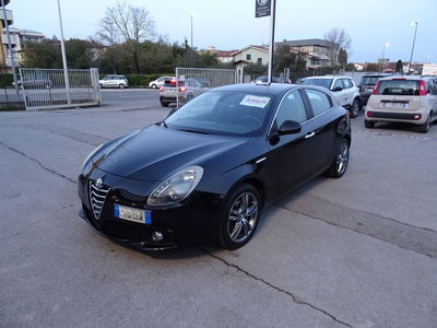 Alfa Romeo Giulietta 1.6 JTDm-2 Distinctive del 2014 usata a Lucca