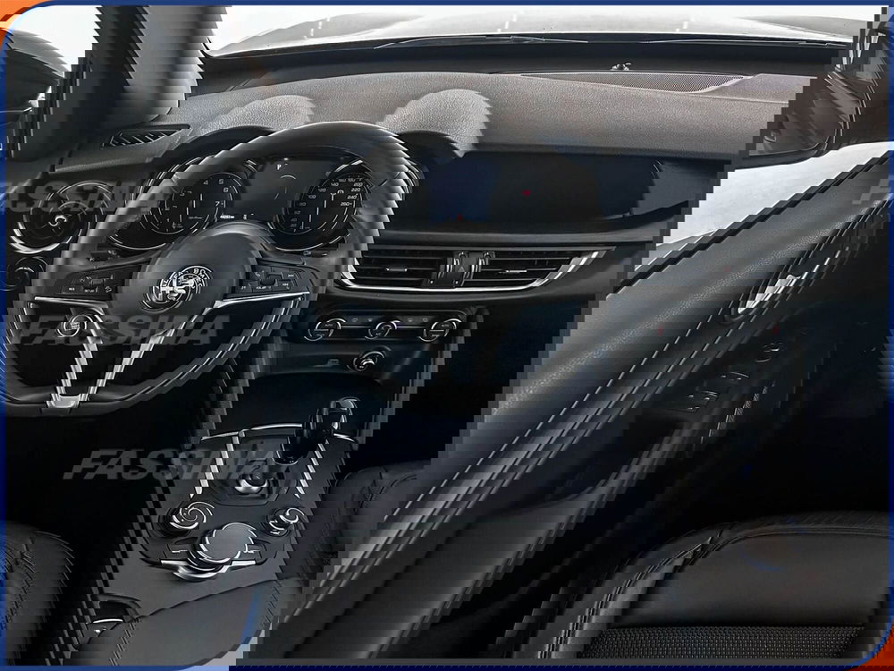 Alfa Romeo Stelvio usata a Milano (10)