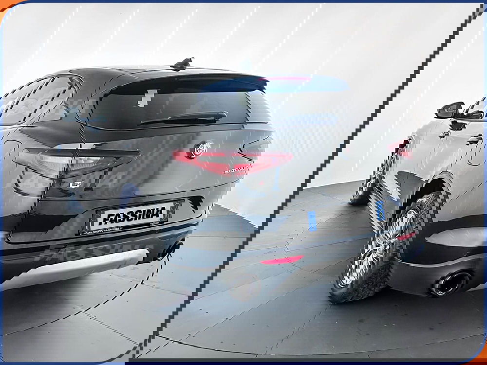 Alfa Romeo Stelvio usata a Milano (4)