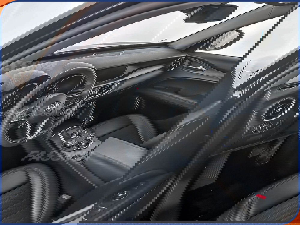 Alfa Romeo Stelvio usata a Milano (9)