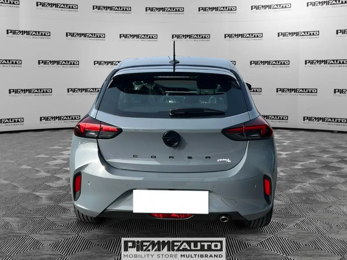Opel Corsa nuova a Parma (4)