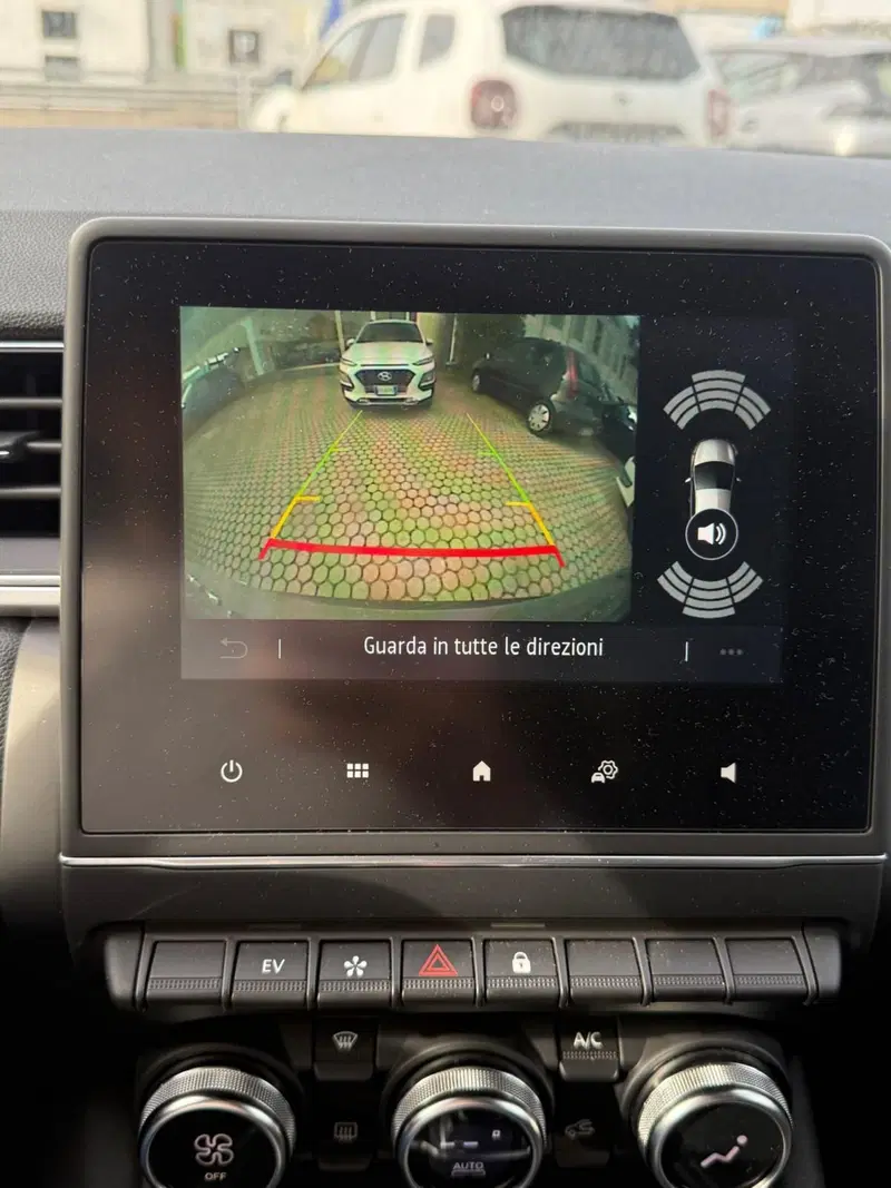 Renault Captur usata a Massa-Carrara (11)