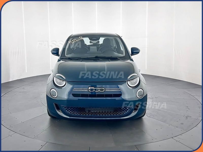Fiat 500 nuova a Milano (2)