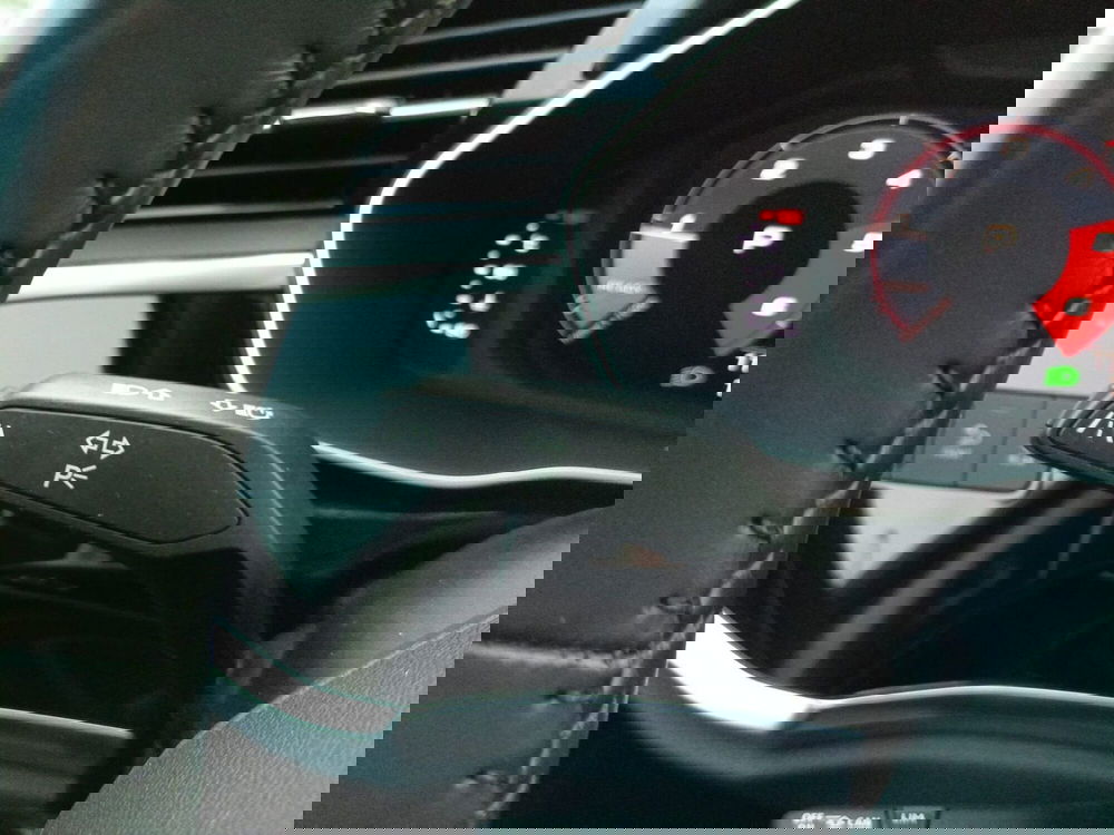 Audi Q3 Sportback usata a Bari (17)