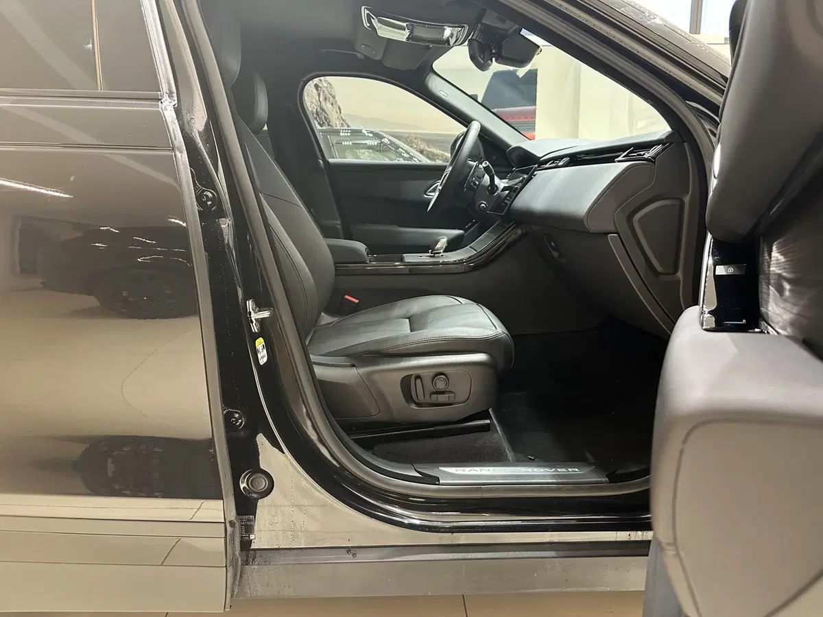 Land Rover Range Rover Velar usata a Forlì-Cesena (3)