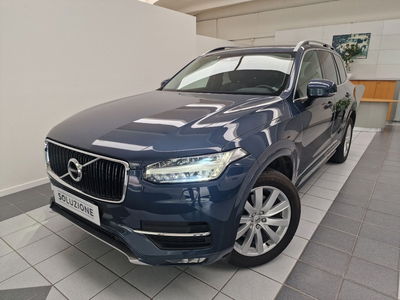 Volvo XC90 D5 AWD Geartronic 7 posti Momentum del 2019 usata a Verbania