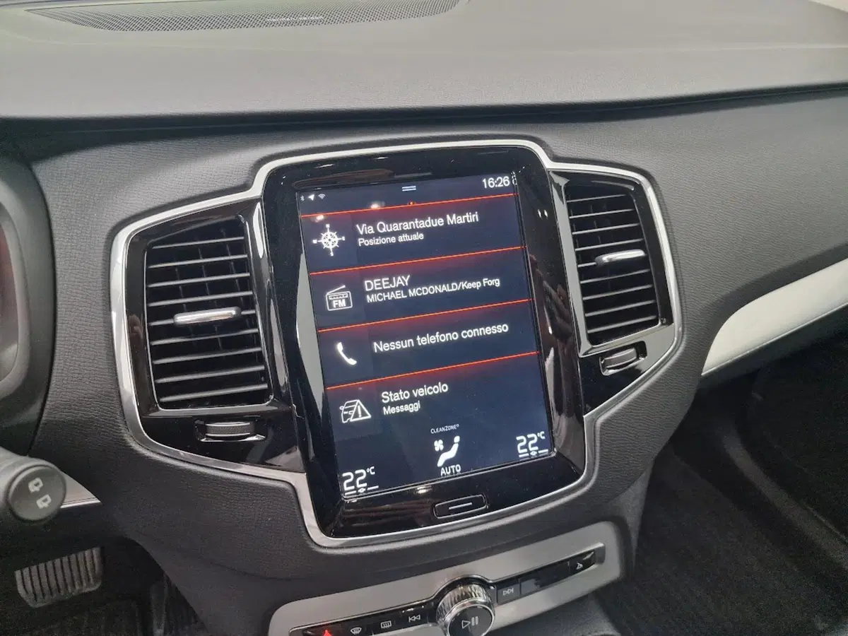 Volvo XC90 usata a Verbano Cusio Ossola (13)