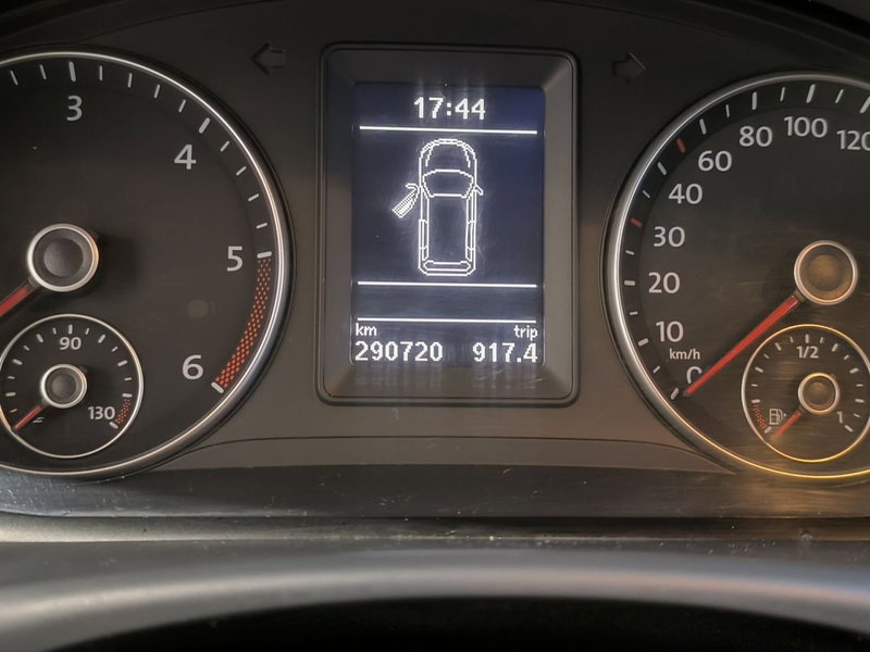 Volkswagen Touran usata a Udine (13)