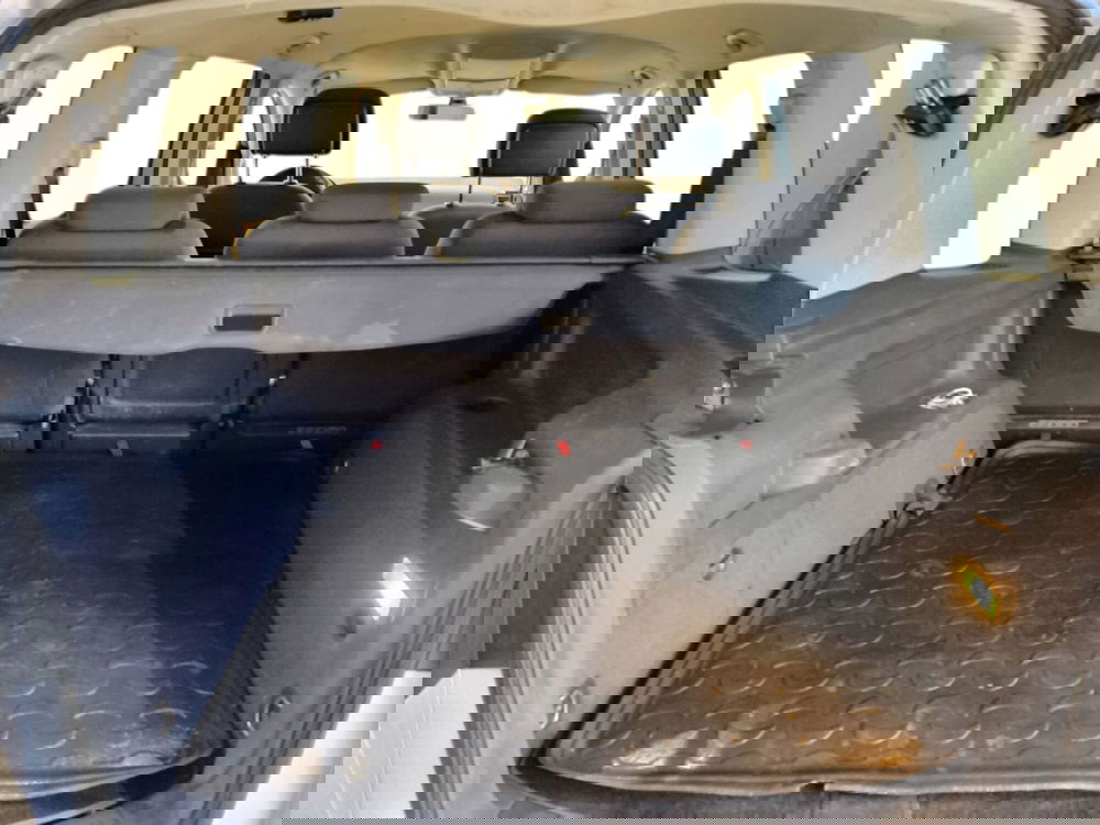 Volkswagen Touran usata a Udine (14)