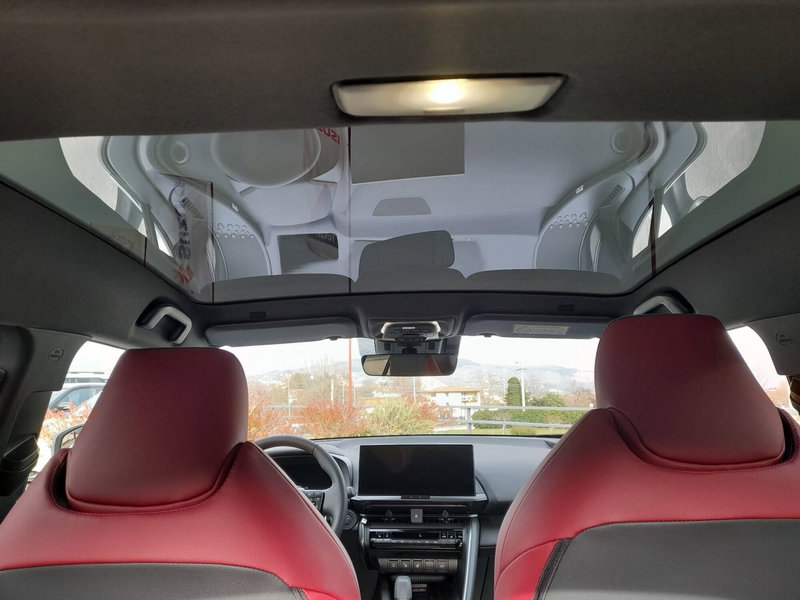 Toyota Toyota C-HR nuova a L'Aquila (10)