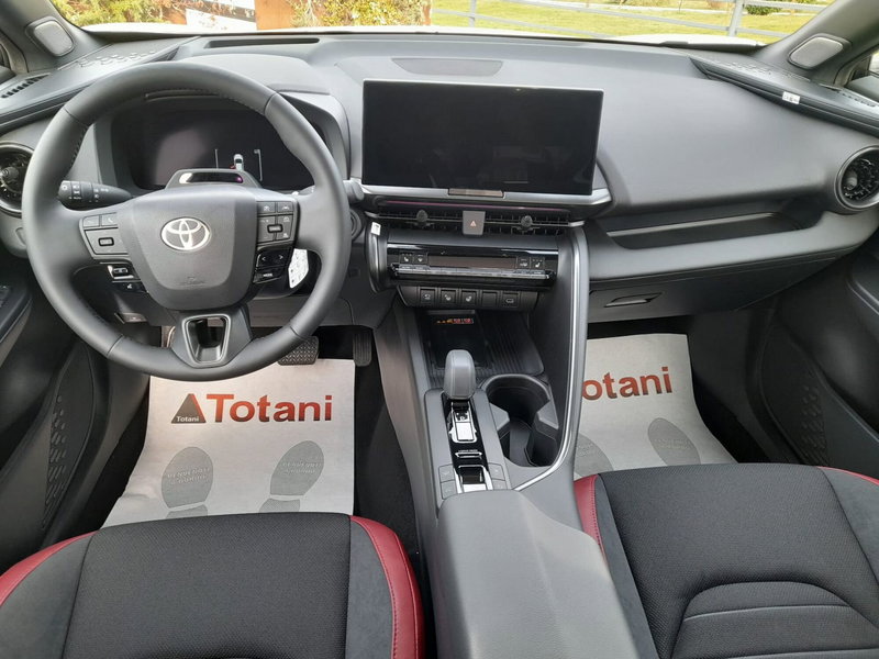 Toyota Toyota C-HR nuova a L'Aquila (11)