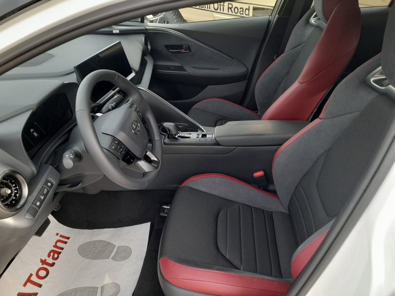 Toyota Toyota C-HR nuova a L'Aquila (14)
