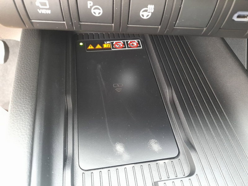 Toyota Toyota C-HR nuova a L'Aquila (17)