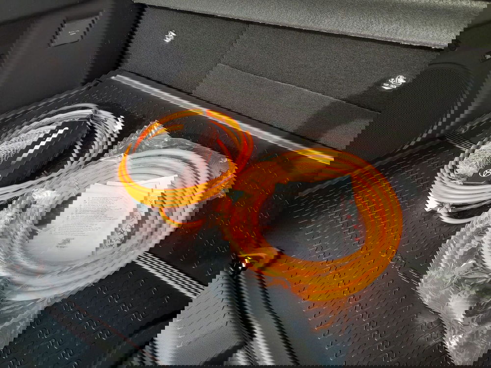 Toyota Toyota C-HR nuova a L'Aquila (18)