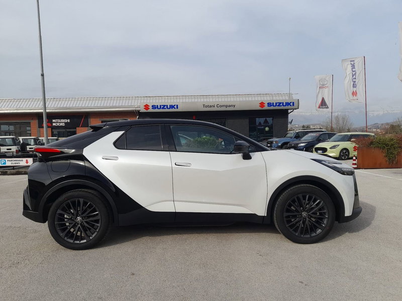 Toyota Toyota C-HR nuova a L'Aquila (2)