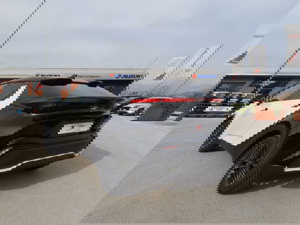 Toyota Toyota C-HR nuova a L'Aquila (3)