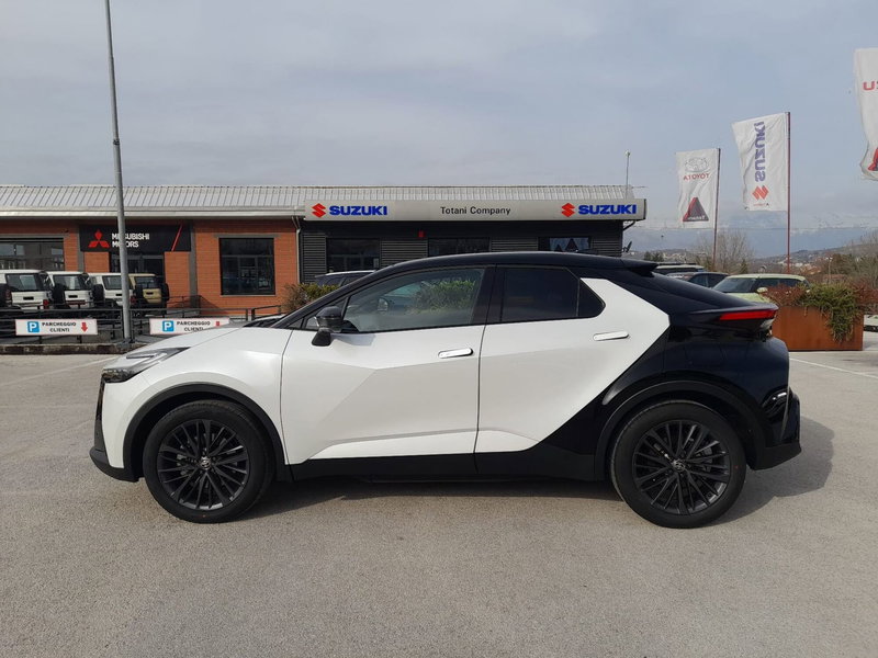 Toyota Toyota C-HR nuova a L'Aquila (4)