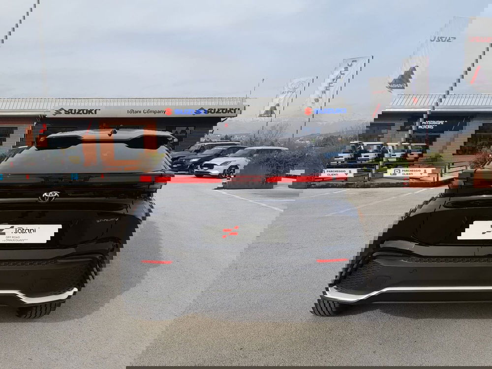 Toyota Toyota C-HR nuova a L'Aquila (7)