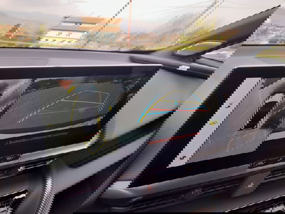 Toyota Toyota C-HR nuova a L'Aquila (9)