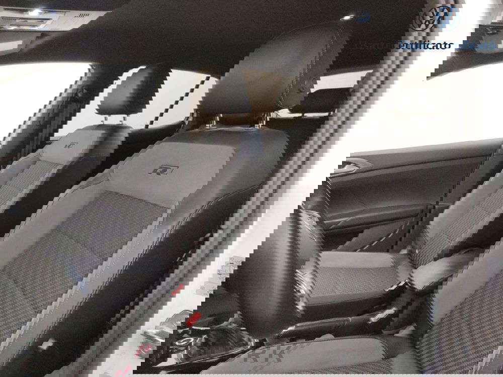 Volkswagen T-Cross usata a Varese (11)