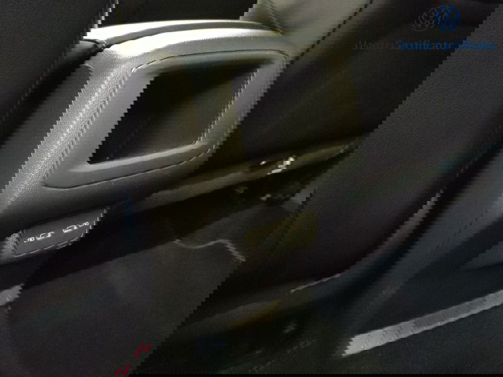 Volkswagen T-Cross usata a Varese (12)