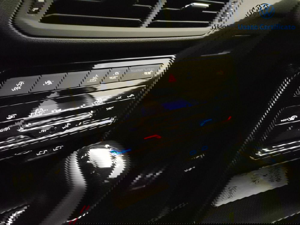 Volkswagen T-Cross usata a Varese (14)