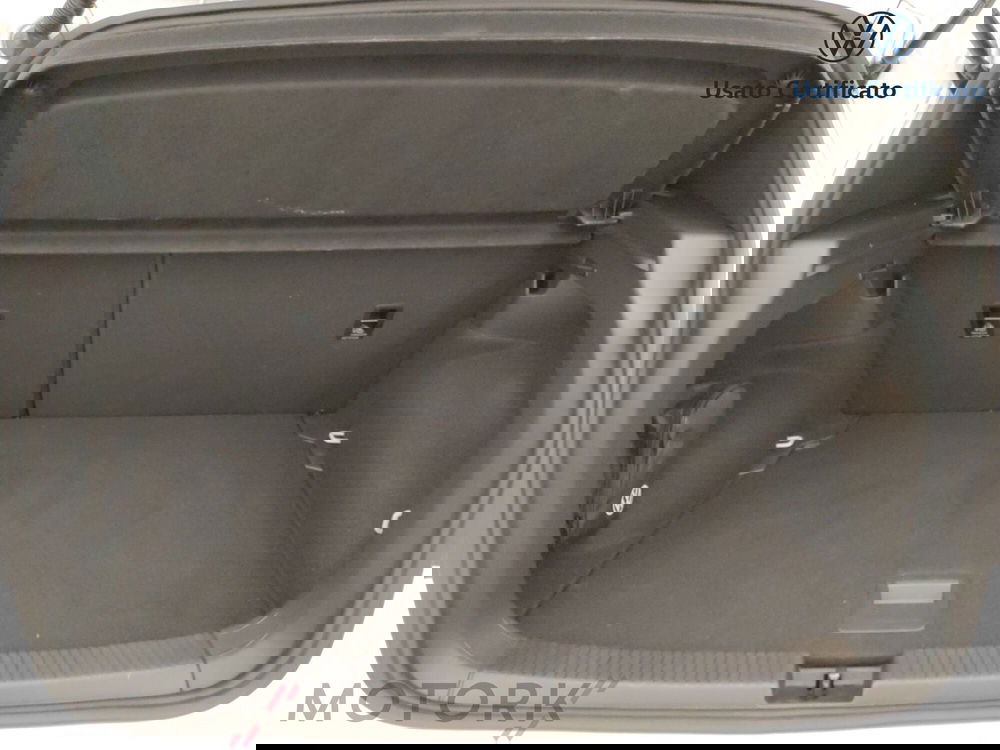 Volkswagen T-Cross usata a Varese (9)