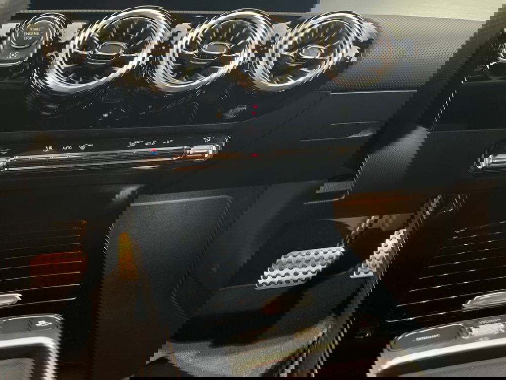 Mercedes-Benz CLA Shooting Brake usata a Napoli (14)