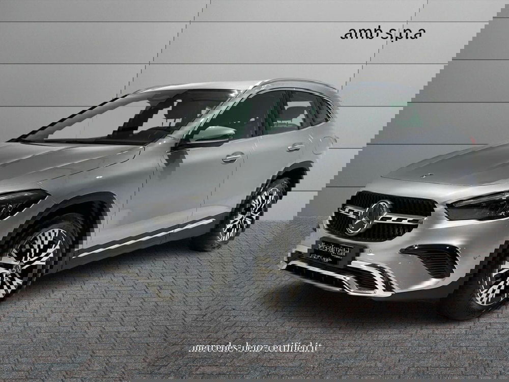 Mercedes-Benz GLA SUV usata a Napoli