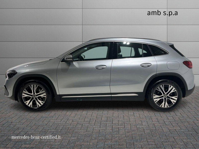 Mercedes-Benz GLA SUV usata a Napoli (6)